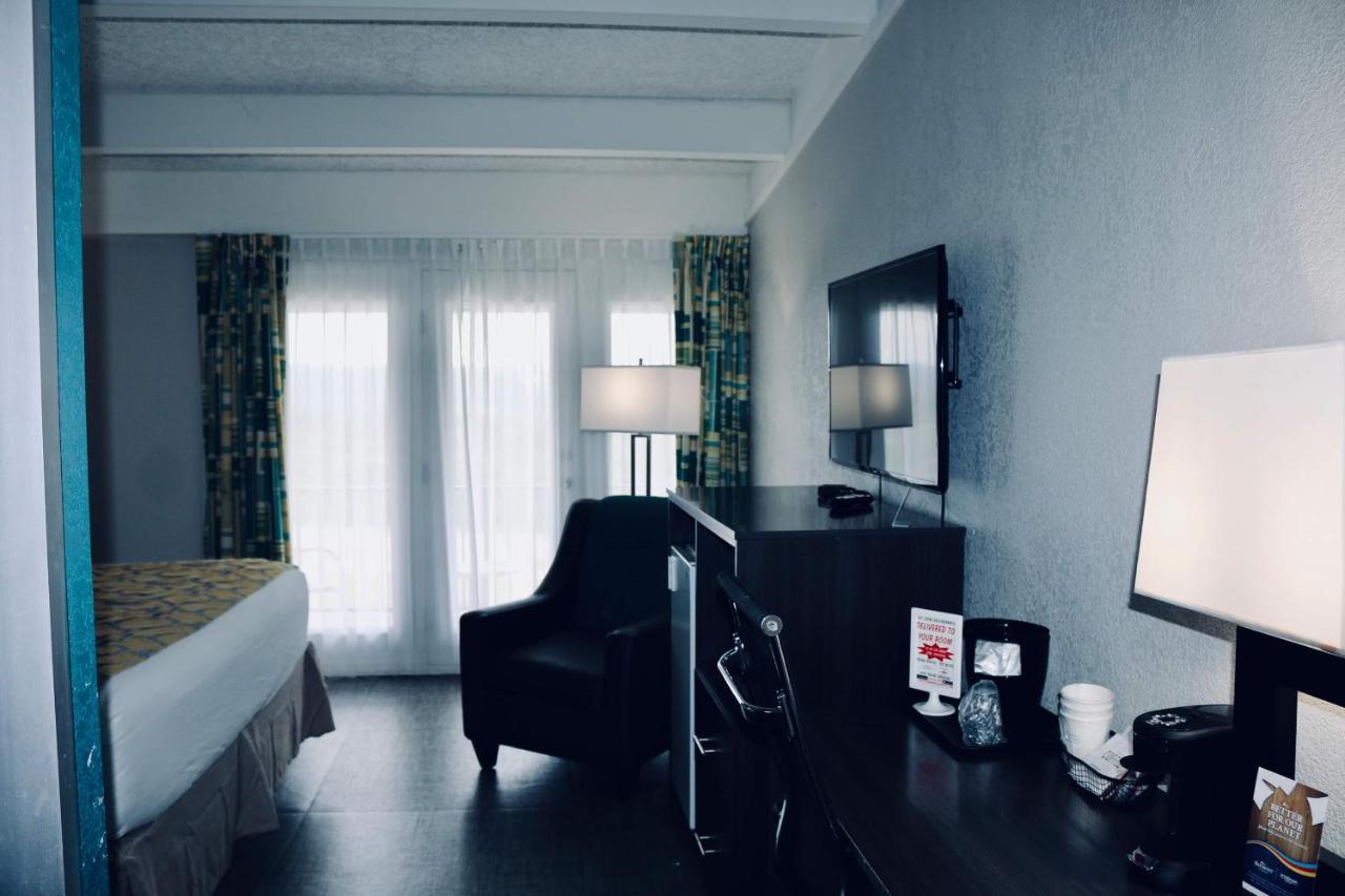 Baymont By Wyndham קוקוויל מראה חיצוני תמונה