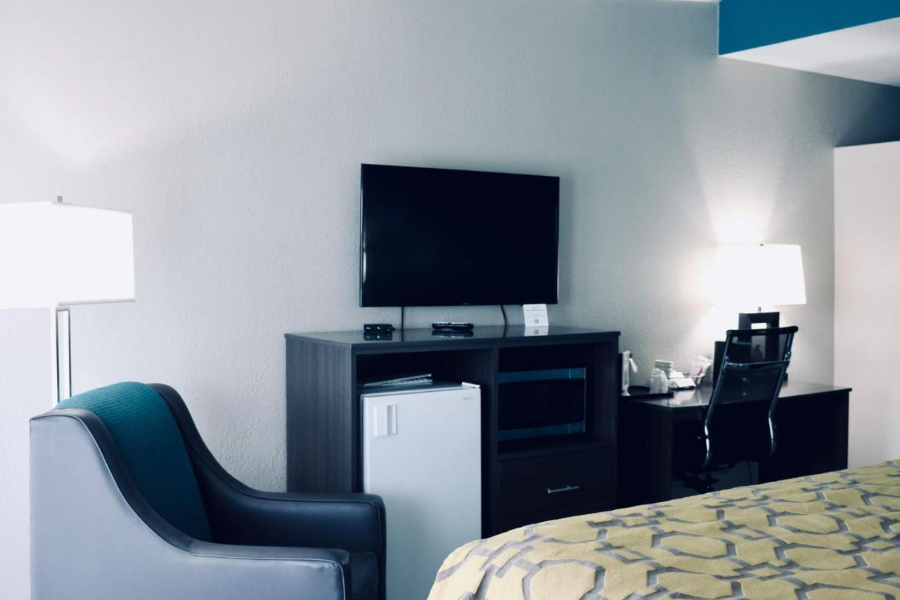 Baymont By Wyndham קוקוויל מראה חיצוני תמונה